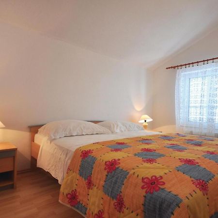 Lovely Apartment In Trogir With Kitchen Exterior foto